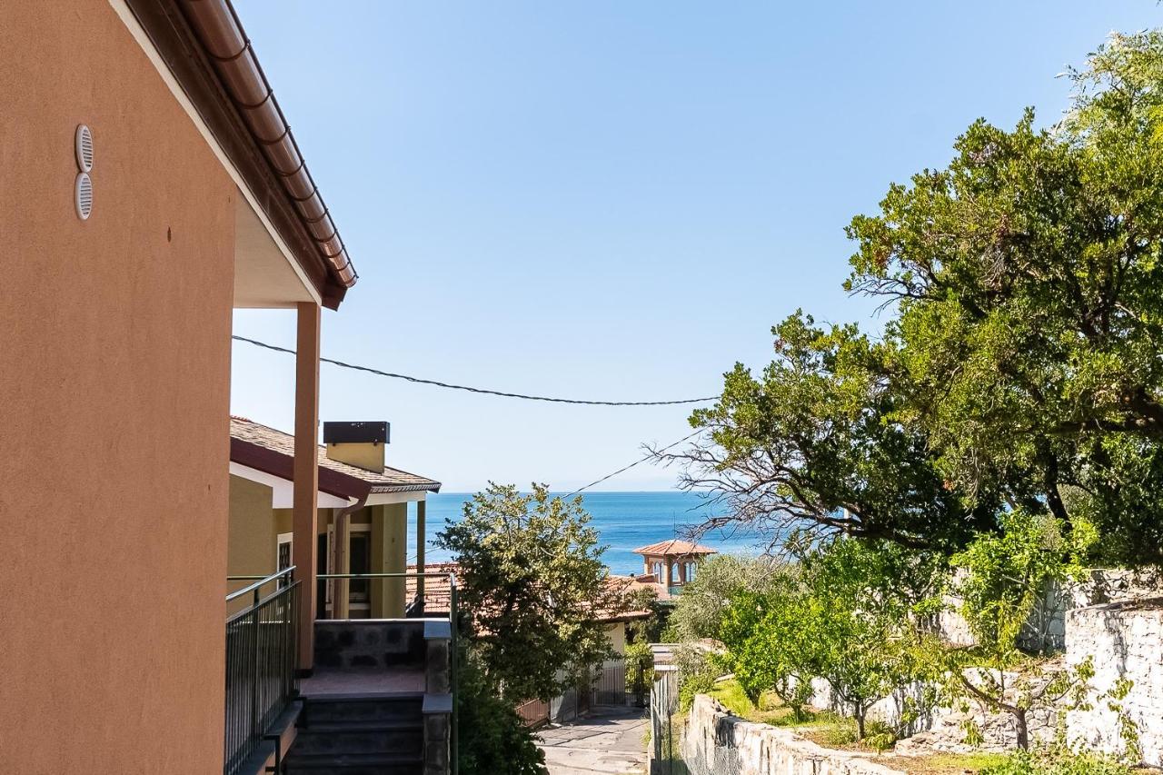 Cavi Sea View Apartment 拉瓦尼亚 外观 照片